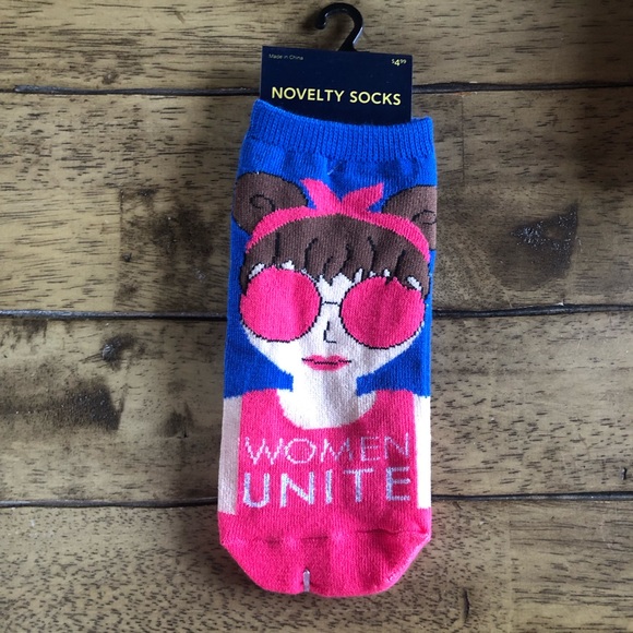 NEW “Girl Power” Party Favor Set of 14 Pair. - Picture 3 of 7